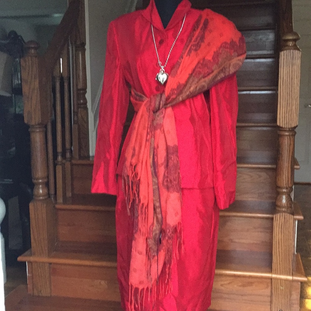 High Point Skirt Set - Picture 2 of 8